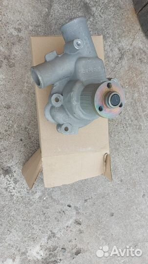 Водяной насос помпа