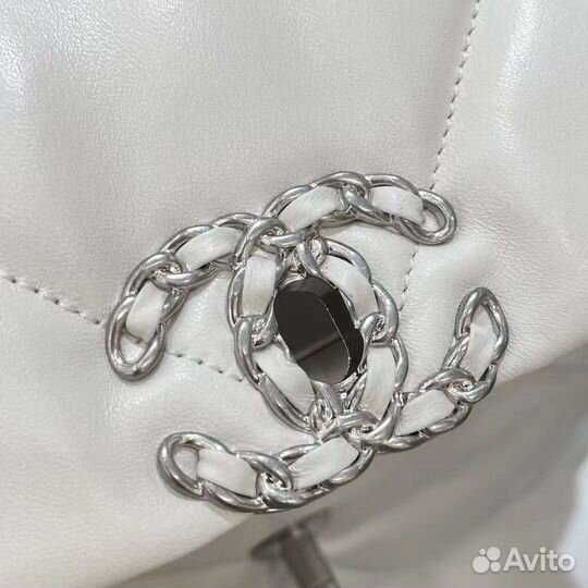 Сумка Chanel 19 white