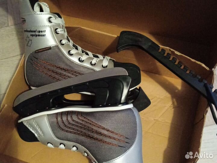 Хоккейные коньки новые, размер 39