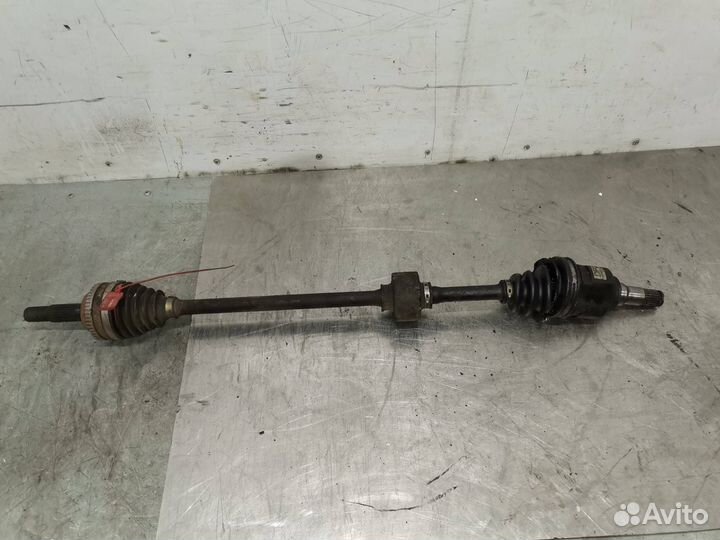Полуось передняя правая Toyota Yaris P1 2002