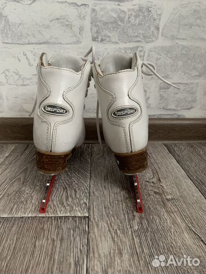 Фигурные коньки risport