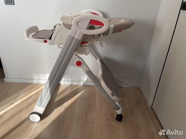 Стул для кормления (шезлонг) Nuovita Futuro