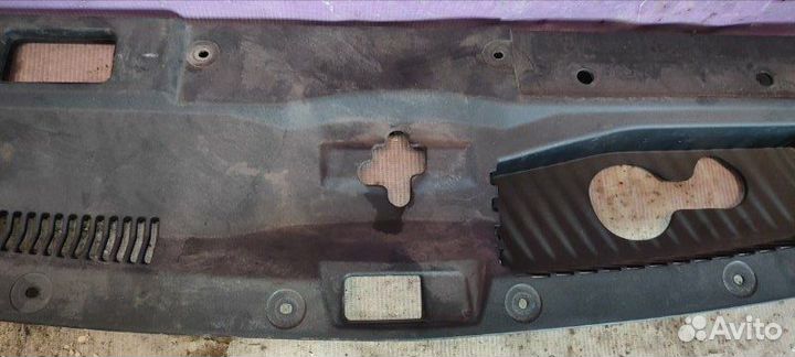 Накладка замка капота Mitsubishi Outlander GF8W