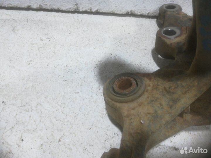 Кулак поворотный задний правый Lexus Es