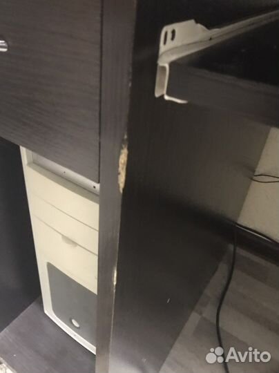 Компьютерный стол