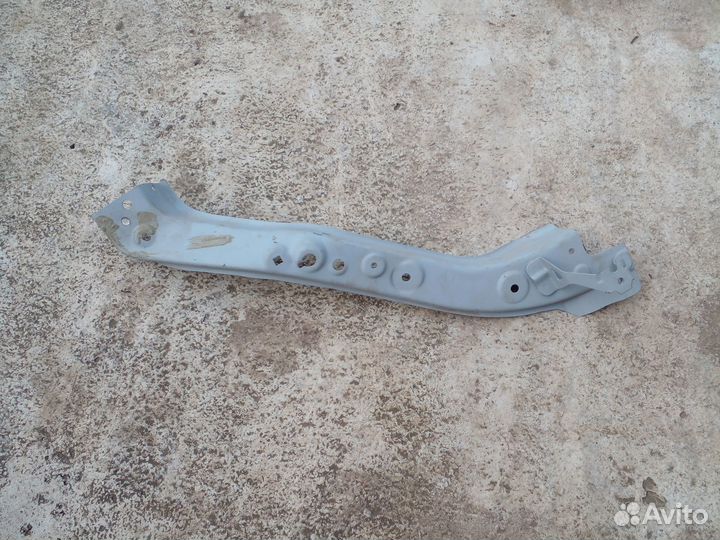 Накладка правая левая жабо фара toyota rav 4 xa50