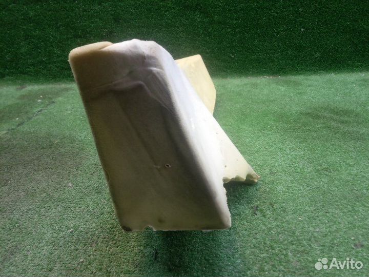 Уплотнитель задний левый Ford Focus 3 седан 1.6