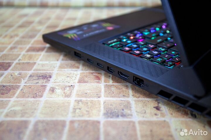 Msi Titan GT77 - 2TB/4K-120Hz / RTX 3070 Ti / 32GB