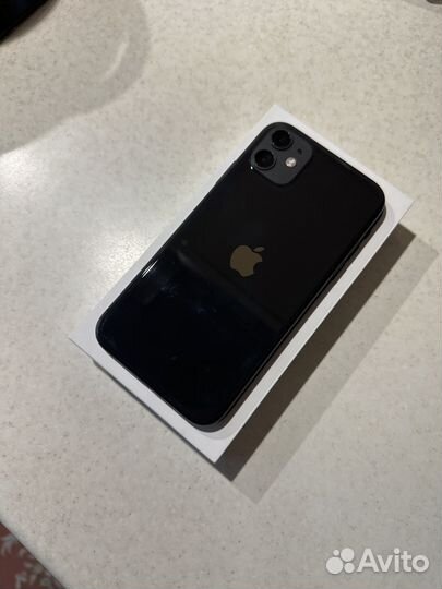 iPhone 11, 64 ГБ