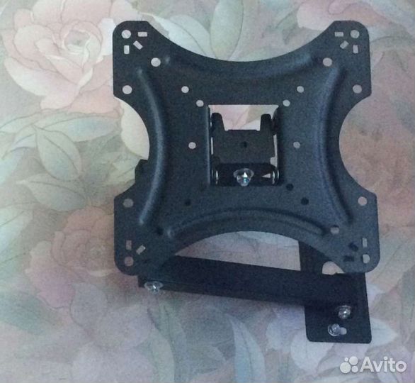 Кронштейн для телевизора наклонно-поворотный