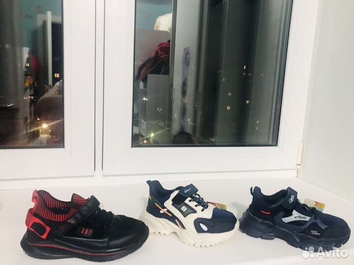 Кроссовки 30