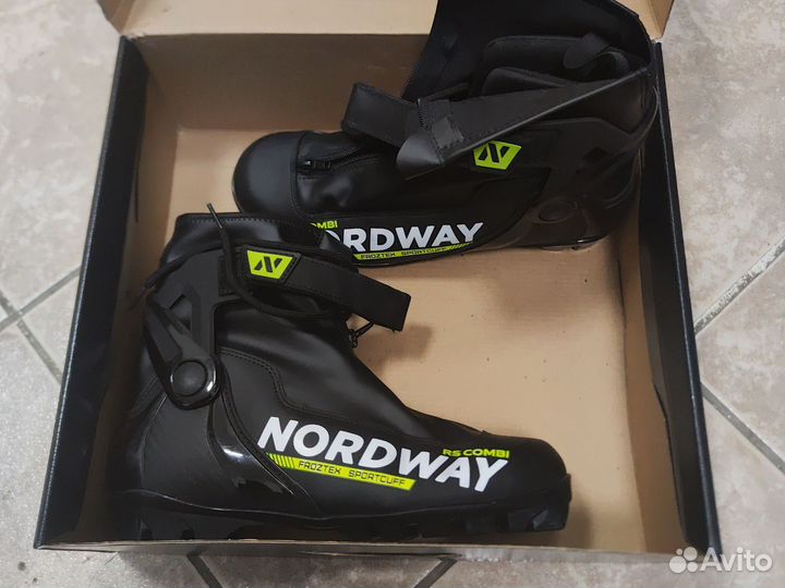 Лыжные ботинки