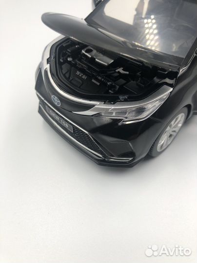 Металическая машинка toyota тойота игрушка