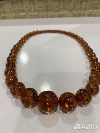 Янтарные бусы