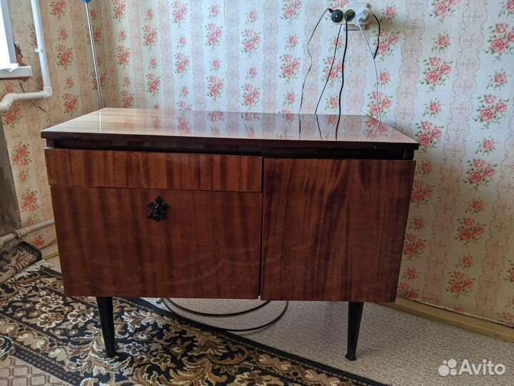 Тумба под телевизор