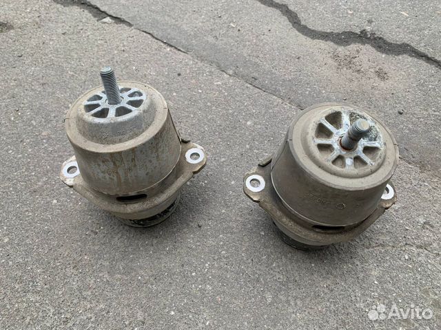 Опора двигателя Q7 (4L), Cayenne, Touareg 1