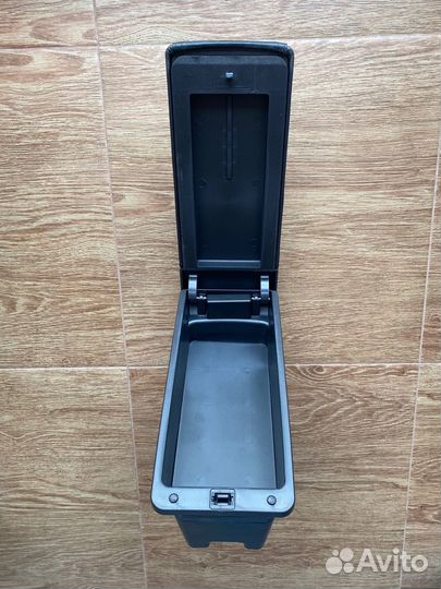 Подлокотник для Renault Sandero