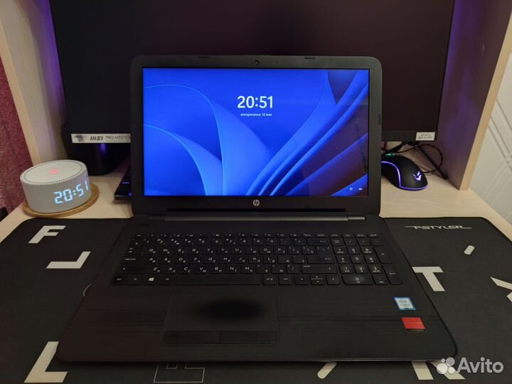 Ноутбук HP 15-ay561ur