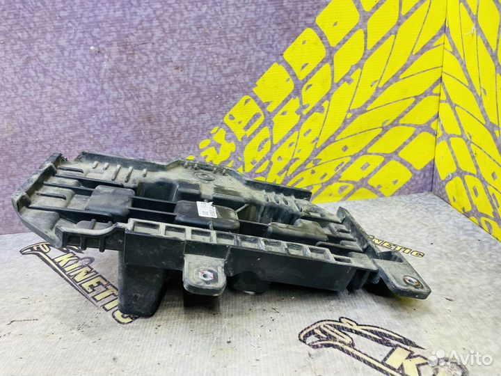 Крепление аккумулятора Площадка акб Санта Фе 2018