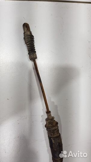 Трос стояночного тормоза левый (Kia Sportage)