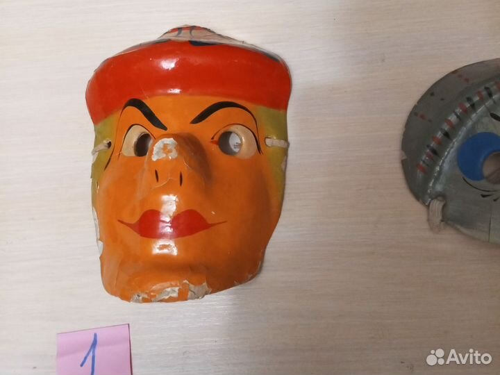 Карнавальные маски(папье-маше) 2шт