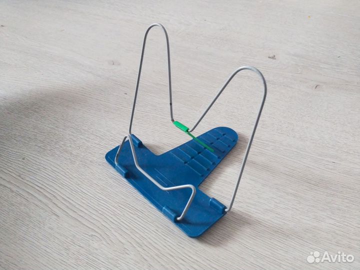 Держатель для учебника