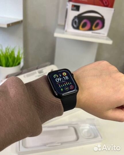 Apple watch 8/9 45 mm с яблоком при включении