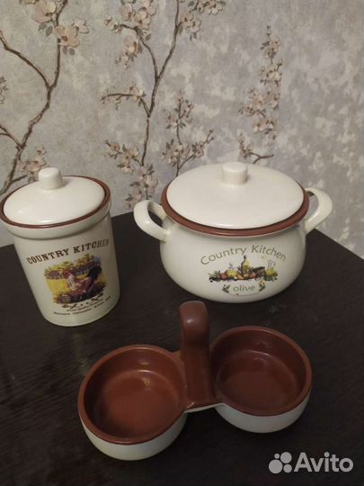 Посуда: кружки,чашки, тарелки, банки для круп