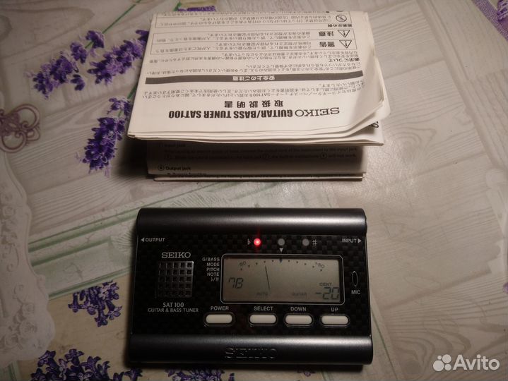 Гитарный тюнер Seiko SAT100
