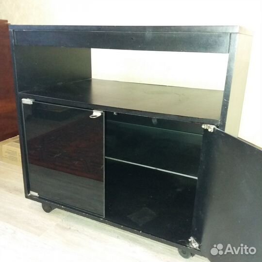 Тумба под телевизор