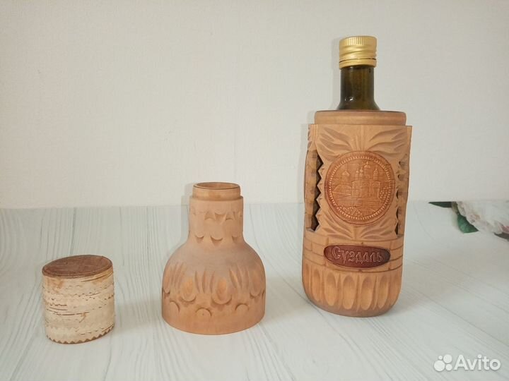 Бутылка-футляр из дерева (Суздаль) сувенир