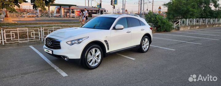 Infiniti QX70 3.7 AT, 2013, 135 000 км