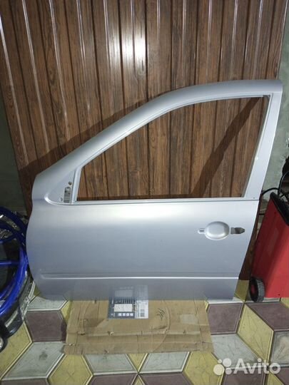 Водительская дверь калина/гранта цвет рислинг 610