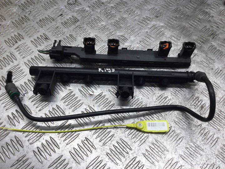 Топливная рампа Renault Twingo 820088520; 82003659