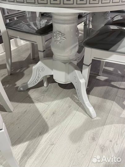 Стол и стулья комплект