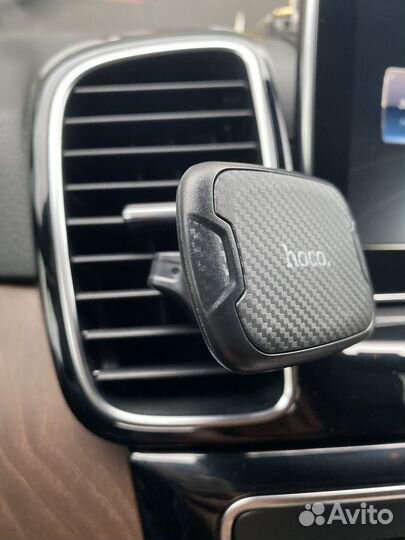 Держатель для телефона в автомобили