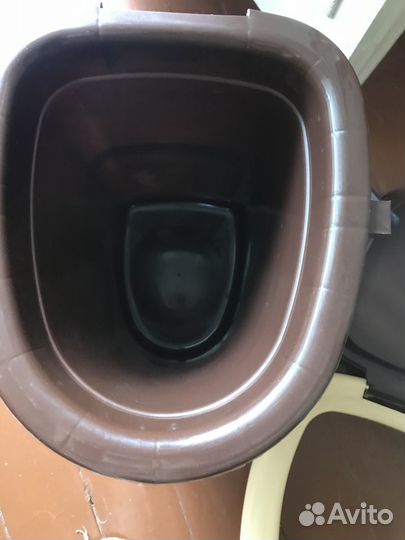 Ведро пластиковое с санитарным оснащением