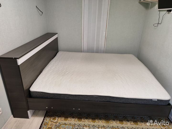 Кровать двухспальная бу 180 200