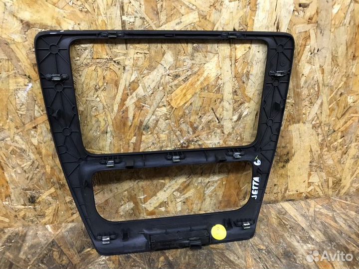 Накладка на торпедо Volkswagen Jetta 6 седан 1.4