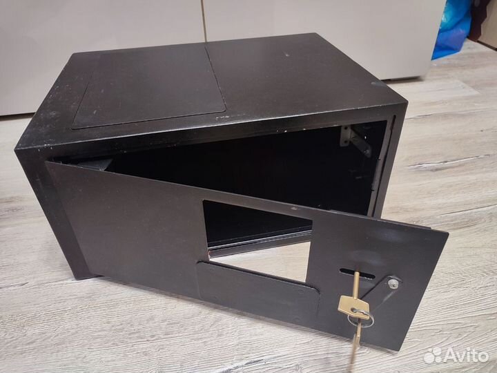 Сейф, ящик металлический 10кг с ключами