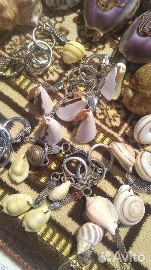 Брелки из ракушек по 80р