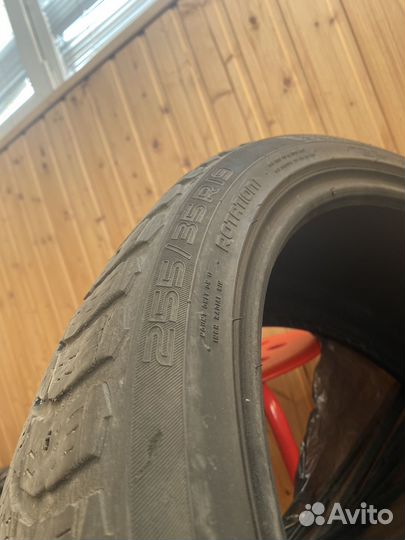 Nokian Tyres Hakkapeliitta 9 255/35 R19 96T