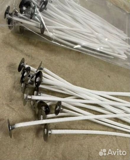 Белые хлопковые фитили готовые с держателем