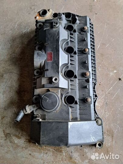 Крышка клапанов на BMW E65 E66