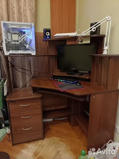 Компьютерный стол