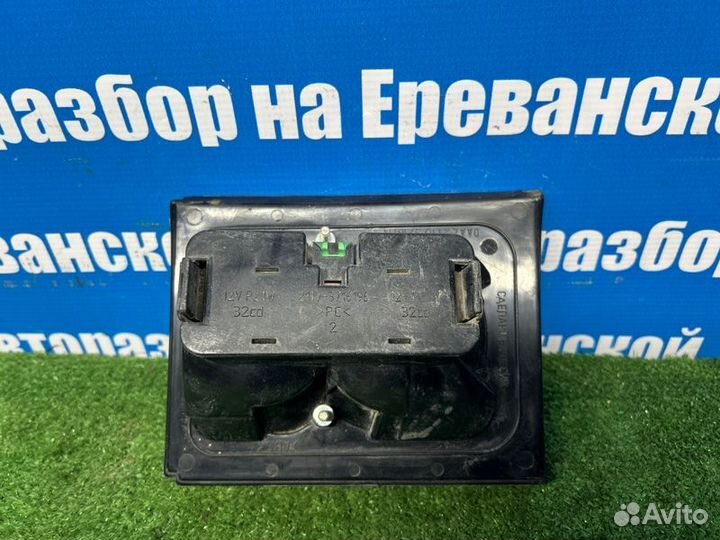 Фонарь внутренний задний левый Лада 2110