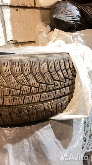 Hankook Winter I'Cept Evo2 W320A SUV 275/45 R21 110V