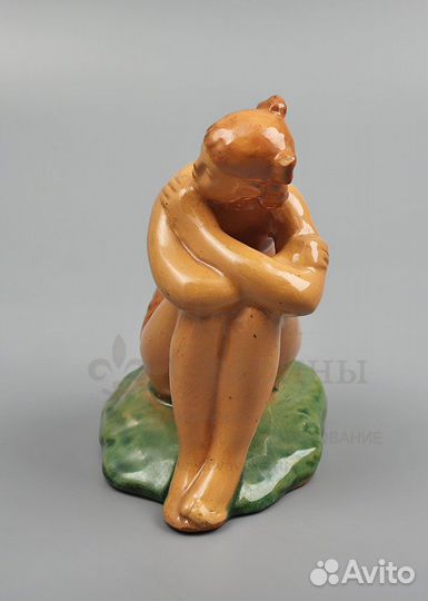 Статуэтка «Купальщица на камне», Гжель, 1950-е