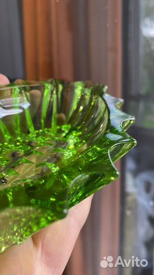 Старинное зеленое стекло гхз