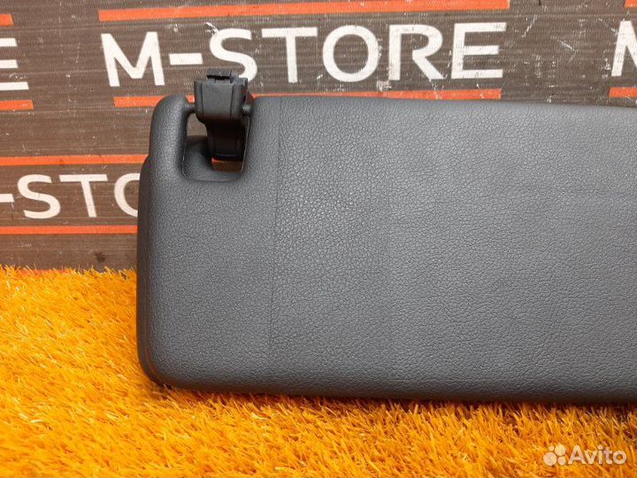 Козырек солнцезащитный левый Porsche Cayenne 957